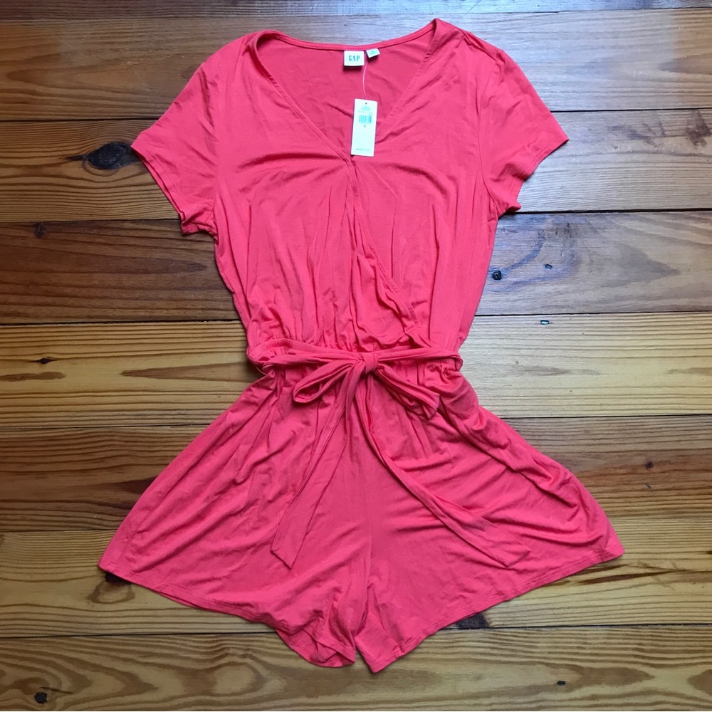 Gap Orange Coral V-Neck Tie Waist Romper, NWT, S